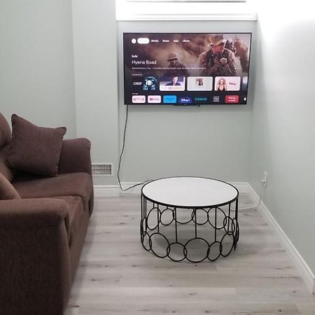 2 Bedroom Luxury Apartment Guelph Eksteriør billede