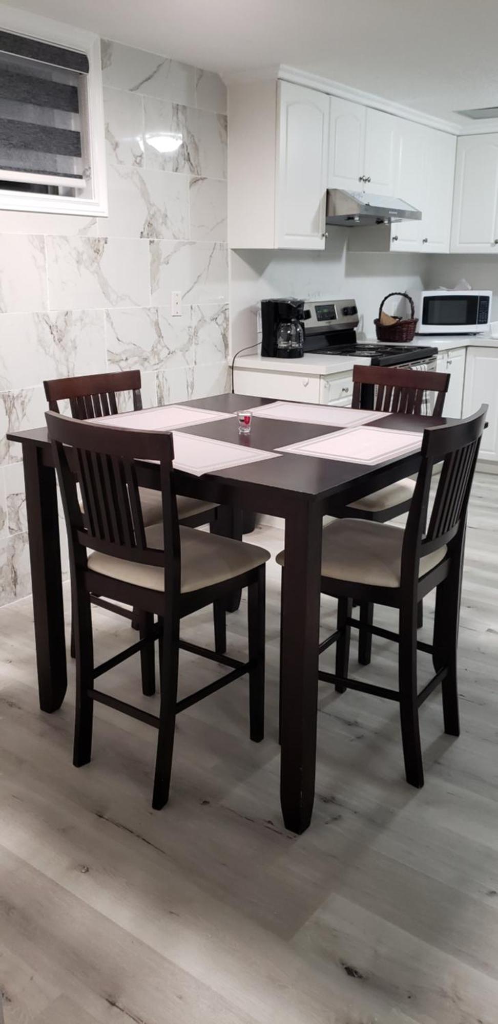 2 Bedroom Luxury Apartment Guelph Eksteriør billede